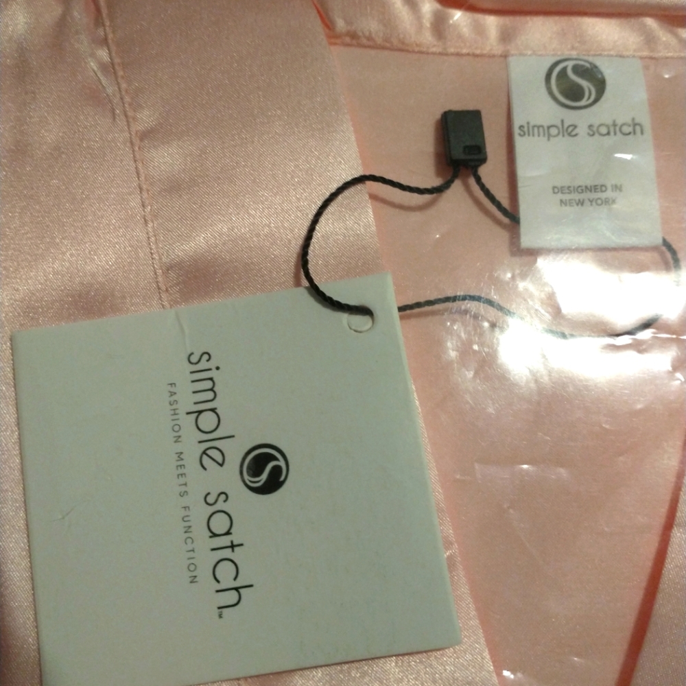 Simple Satch Pink Satin Robe - Picture 2 of 6